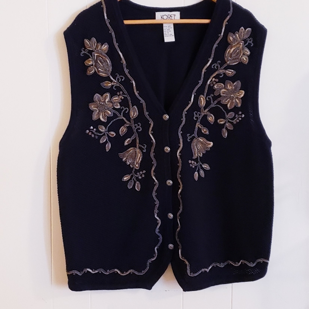 Koret Women Sweater Vest Size 1X Navy Crewel Floral Applique Button Front, Sleev - Picture 2 of 9